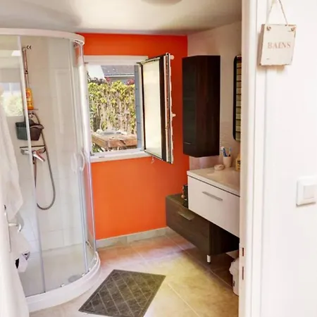 Holiday home Maison Familiale Avec Acces A La *